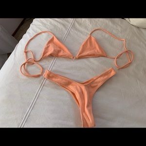 Fun peach bikini!